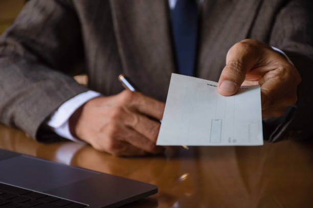 cheque bounce lawyer in Noida